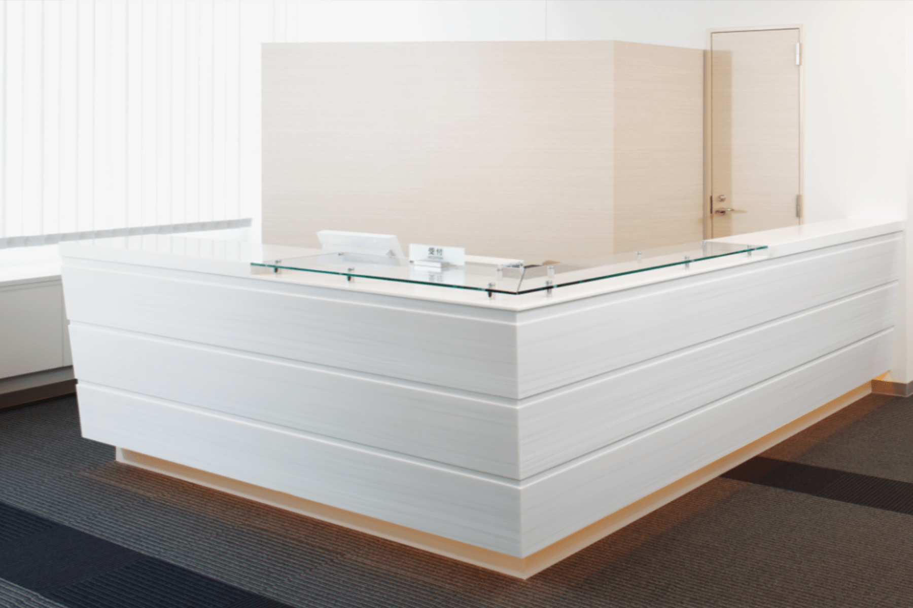 受付カウンターの適切な高さとは？素材選びについても解説