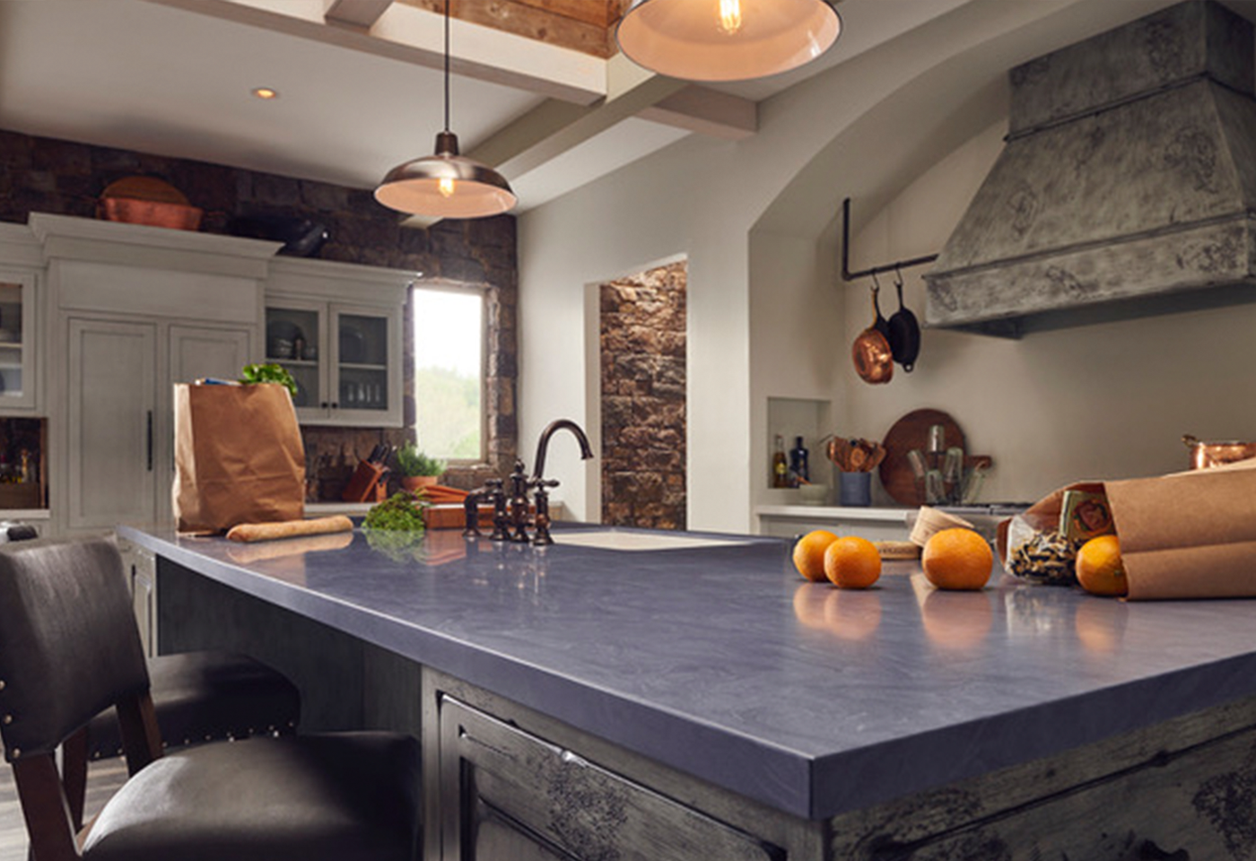 キッチンの天板（ワークトップ）に使われる素材