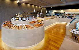 「街を照らすベーカリー」 TERRAS BAKERY/COFFEE