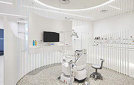 清潔感あふれる「白」のショールーム 株式会社松風 ショールーム