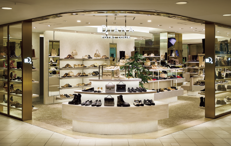 くつろぎを纏う、靴選びの場　ホテルライクなやさしい空間