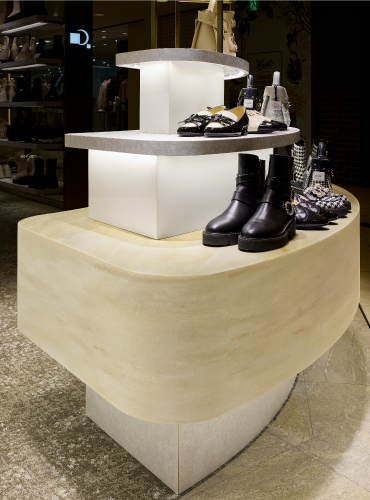 ダイアナ トータルルック ルミネ新宿店