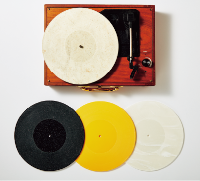 ヴィヴァルディの「春」、グリーグのペールギュント組曲から「朝」、シューベルトの「子犬のワルツ」のメロディがコーリアン®製