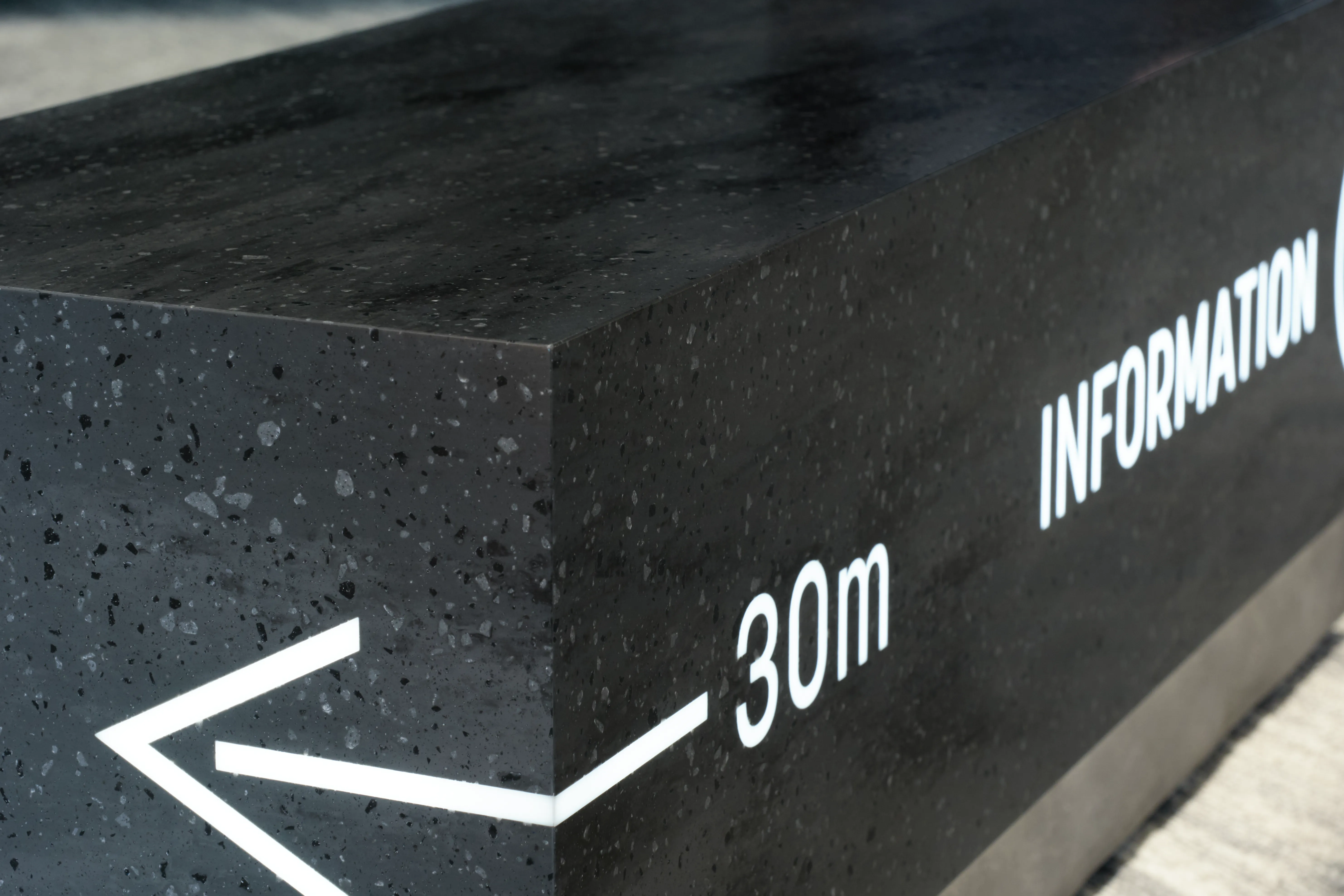 人工大理石 コーリアン®の厚み